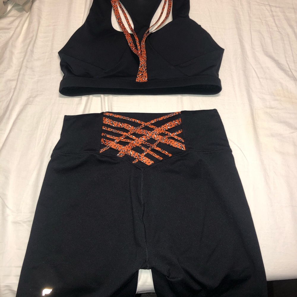 Matching Fabletics 2-piece set- size Large